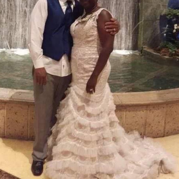 Wedding dress size 14 - Picture 10 of 10